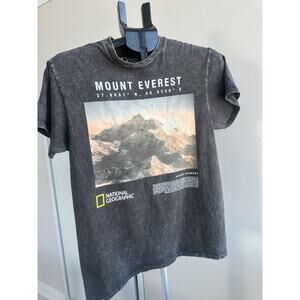 National Geographic Mount Everest Graphic Print Black Crew Neck T-Shirt Men's S